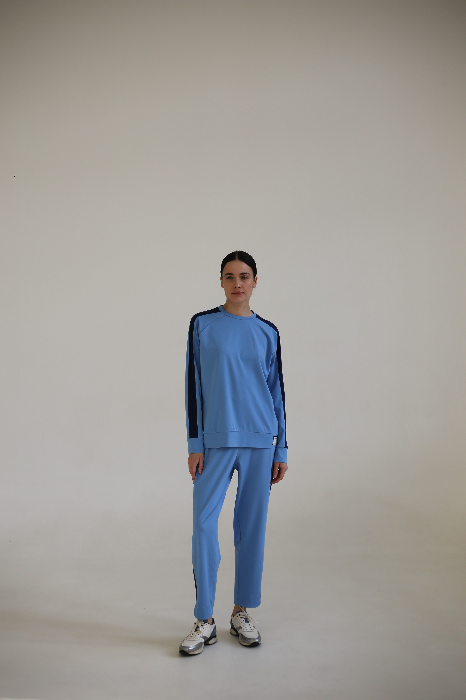 Костюм комбинированный с укороченными брюками, бадлоном и свитшотом