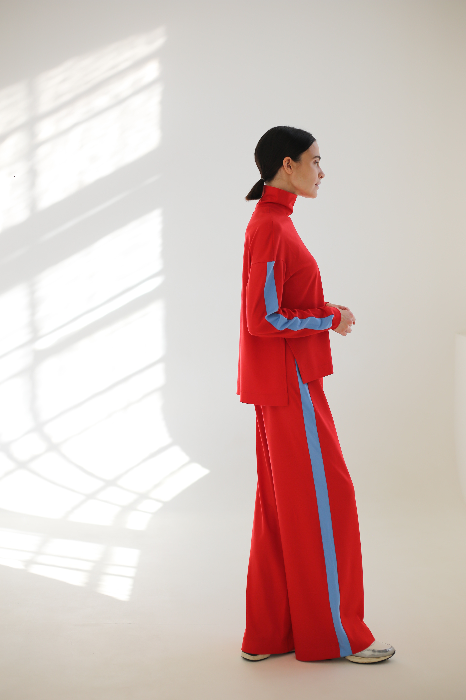 Костюм с широкими брюками и бадлоном