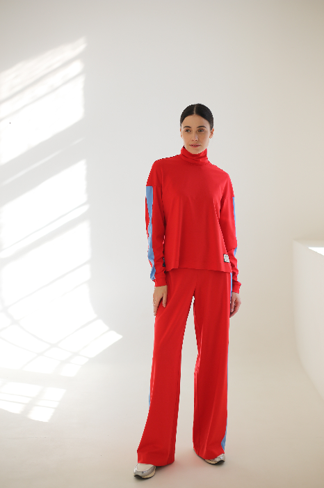 Костюм с широкими брюками и бадлоном