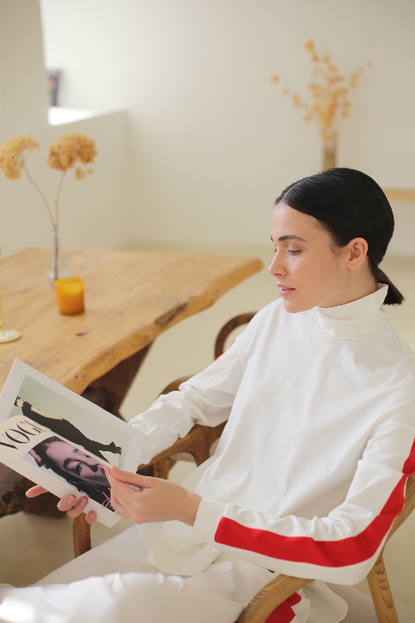 Костюм с широкими брюками и бадлоном