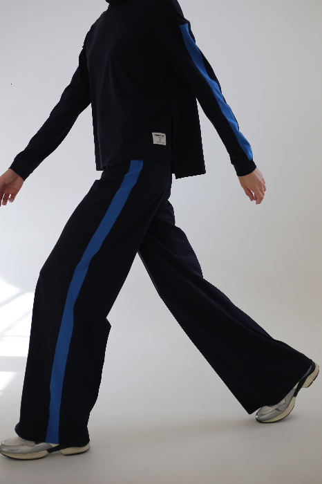 Брюки прямого кроя из трикотажного джерси