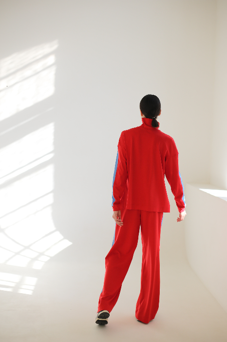 Костюм с широкими брюками и бадлоном