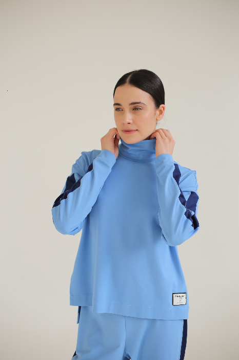 Костюм комбинированный с укороченными брюками, бадлоном и свитшотом