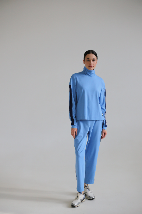 Костюм комбинированный с укороченными брюками, бадлоном и свитшотом