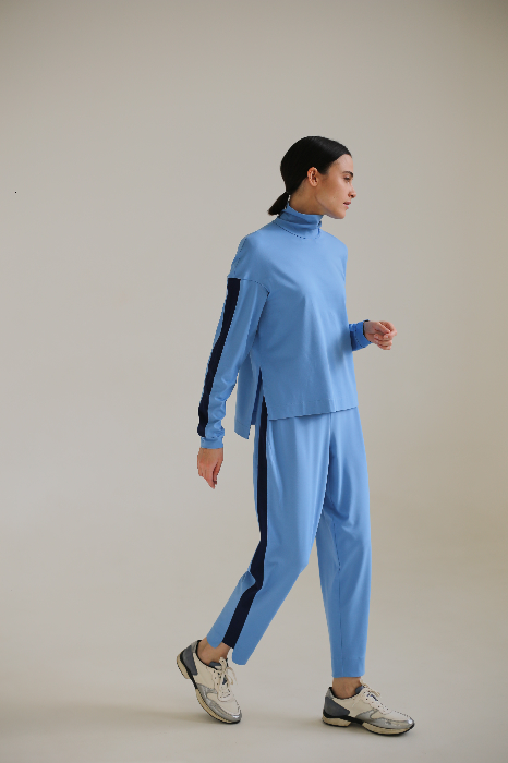 Костюм комбинированный с укороченными брюками, бадлоном и свитшотом