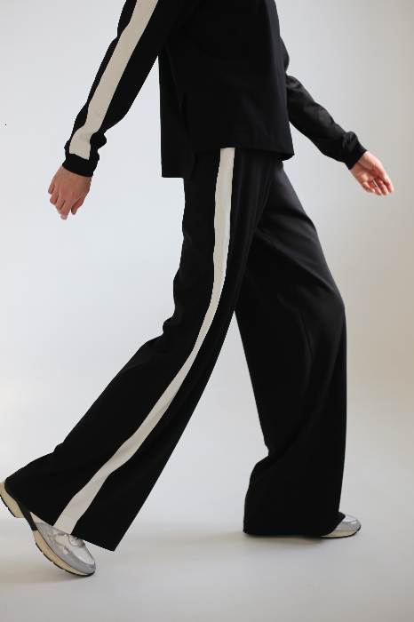 Брюки прямого кроя из трикотажного джерси