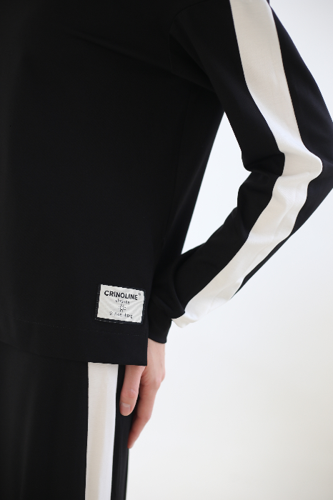 Костюм с широкими брюками и бадлоном