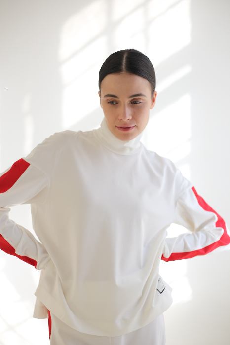 Костюм с широкими брюками и бадлоном