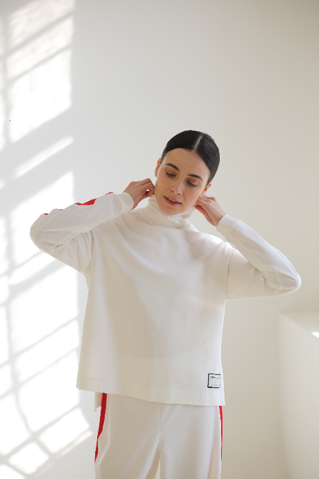 Костюм с широкими брюками и бадлоном