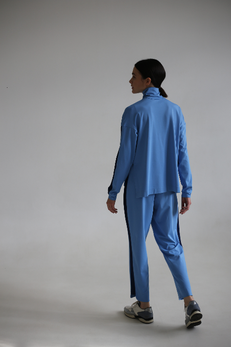 Костюм комбинированный с укороченными брюками, бадлоном и свитшотом