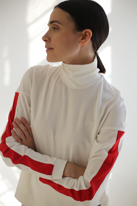 Костюм с широкими брюками и бадлоном