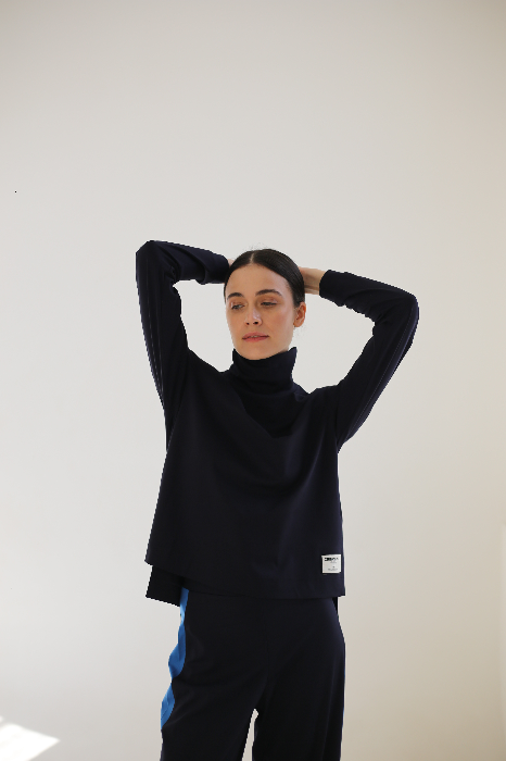 Костюм с широкими брюками и бадлоном